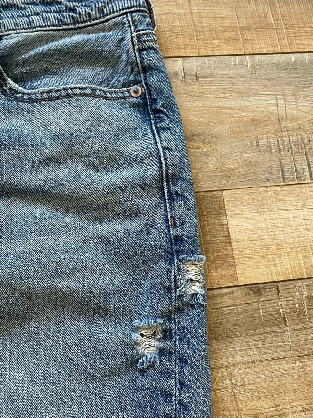 American Eagle Tomgirl Jeans Womens 10 Boyfriend Distressed Button Fly